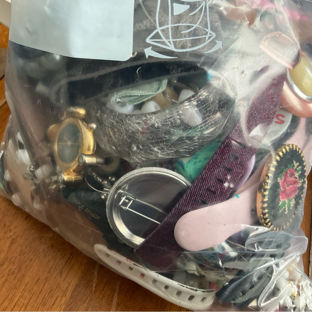 Mixed SCRAPS Jewelry and Accessories Bag - Picture 3 of 5